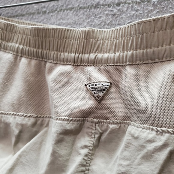 Columbia Women Activewear Shorts L Beige PFG Performance Fishing Gear Omni-Shade - Picture 6 of 7